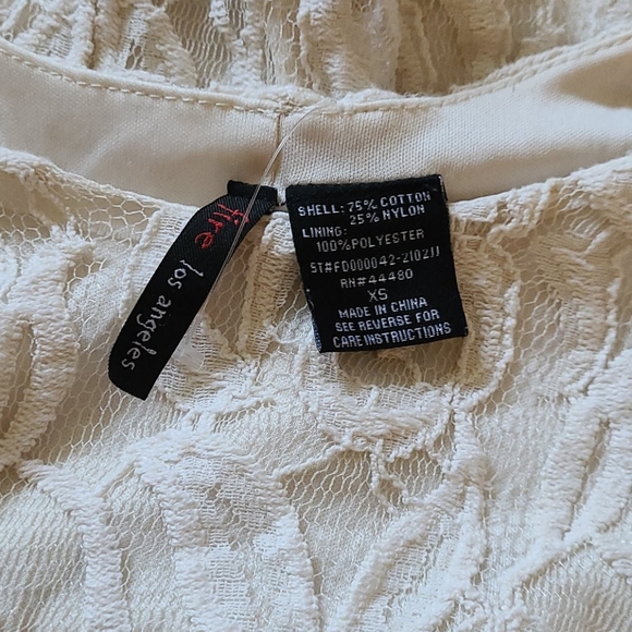 BEAUTIFUL CREAMY WHITE LACE LINED MIDI DRESS - Picture 16 of 16